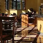 酒店 Coast And