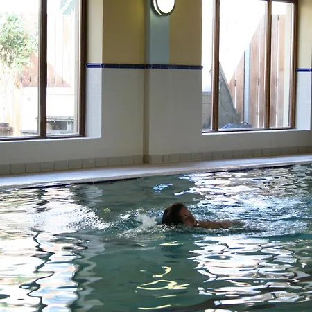 Отель Coast And Лехинч