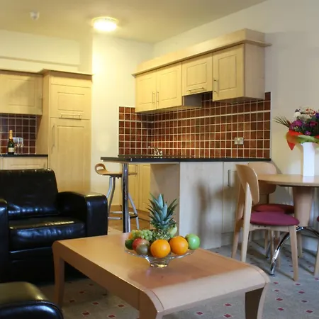 فندق Coast And 4*