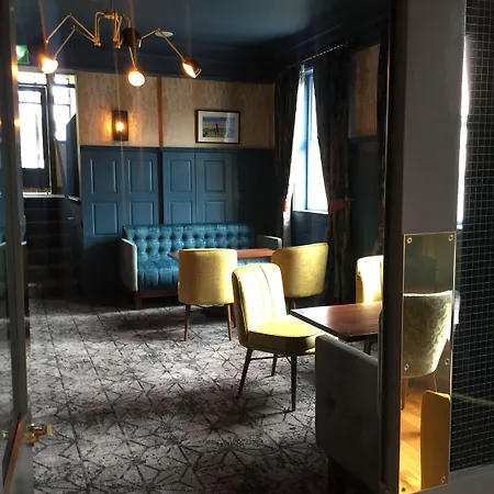 Coast And فندق اهينتش