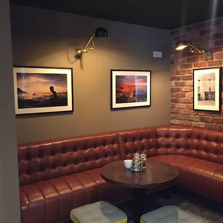 Coast And فندق اهينتش