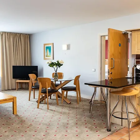 Coast And 4* اهينتش