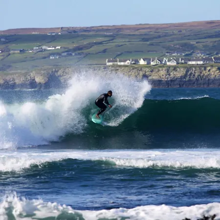 Coast And فندق اهينتش