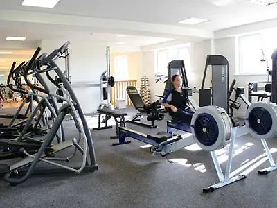 Отель Coast And 4*